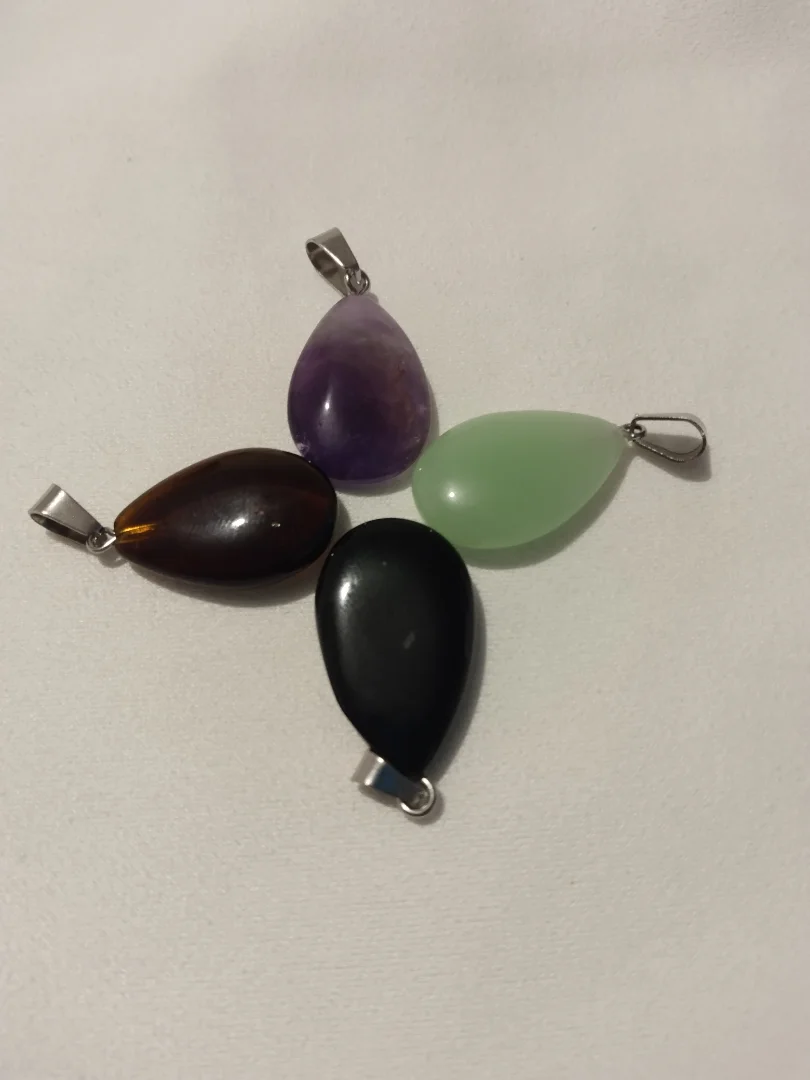 Dijes lágrima piedras naturales — Rose& Shei accesorios