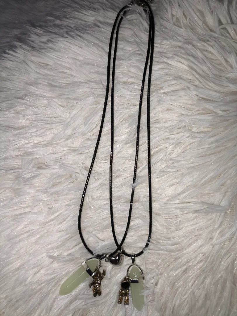 💕 Collar de Parejas Astronautas con Corazón Imantado 🚀❤️ — KIREYA HAND MADE