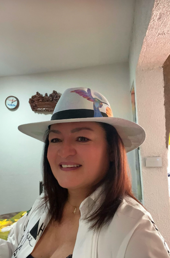 Sombreros personalizados — Claudia Osorio Arte y Vidrio