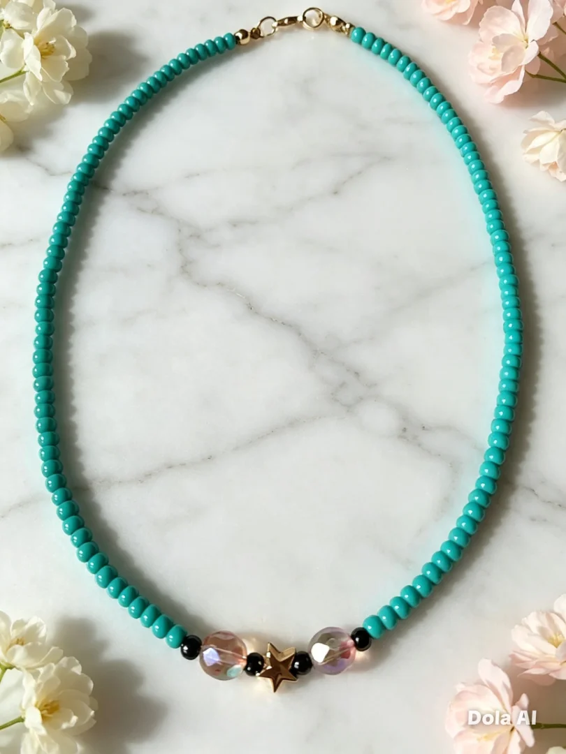 Collar aguamarina tipo choker con piedras en murano y dije de estrella dorado — Candelaria Accesorios