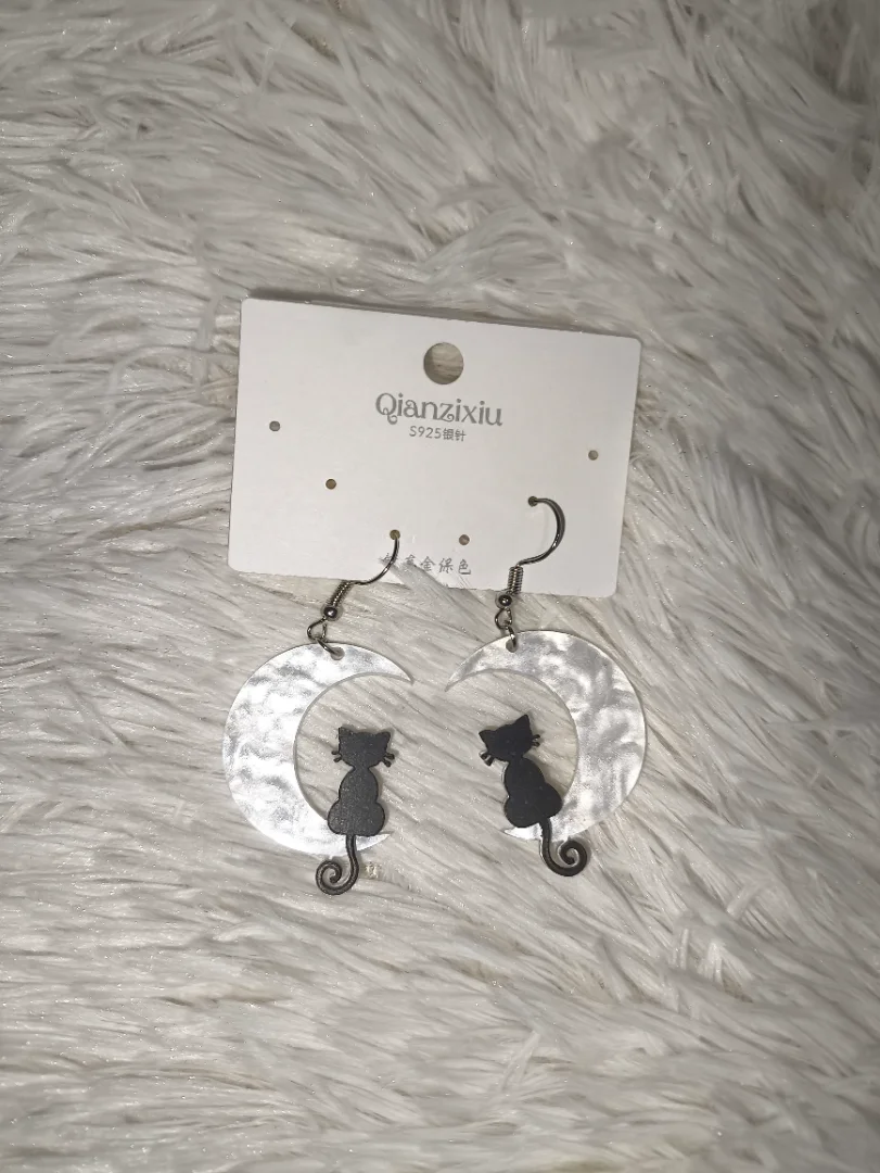 Aretes de Gato Luna Acrílicos — KIREYA HAND MADE