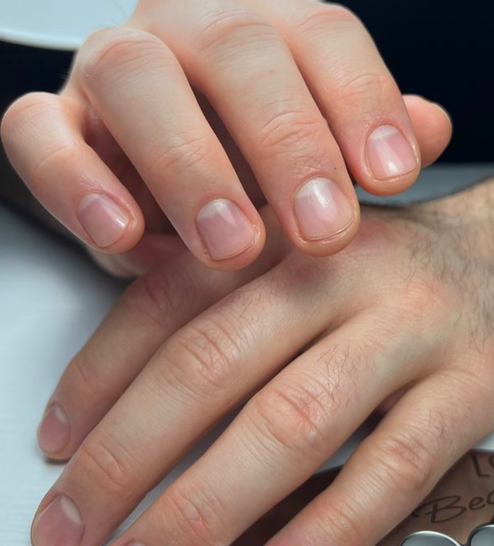 Manicura tradicional para hombres — Spa de uñas Erika Osorio