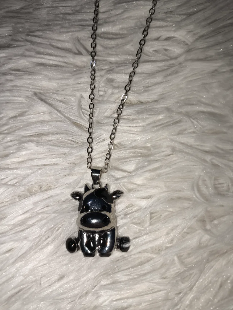 Collar lindo en forma de vaca — KIREYA HAND MADE