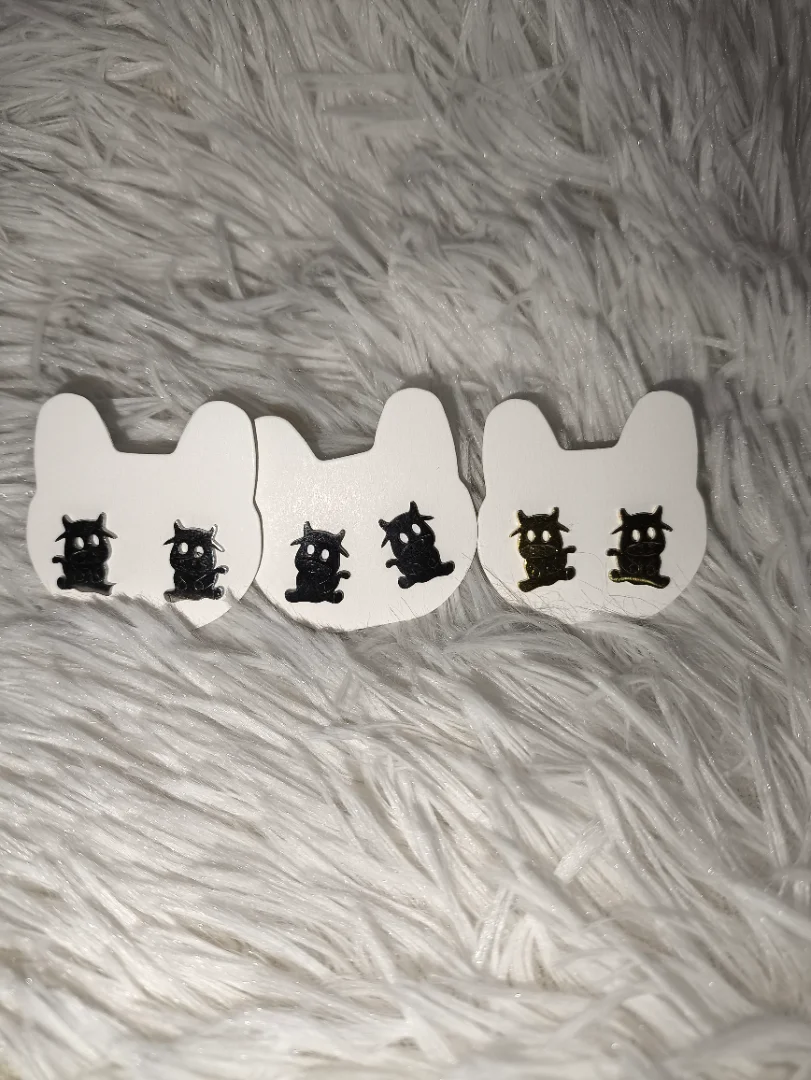 Aretes de botón de acero inoxidable con forma de vaca — KIREYA HAND MADE