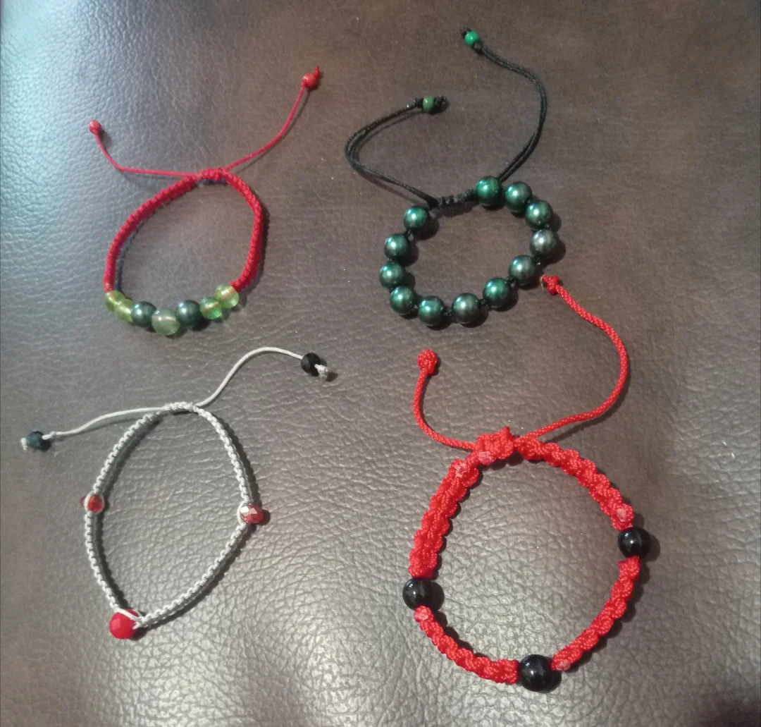 Pulsera con piedras — Maniamigos