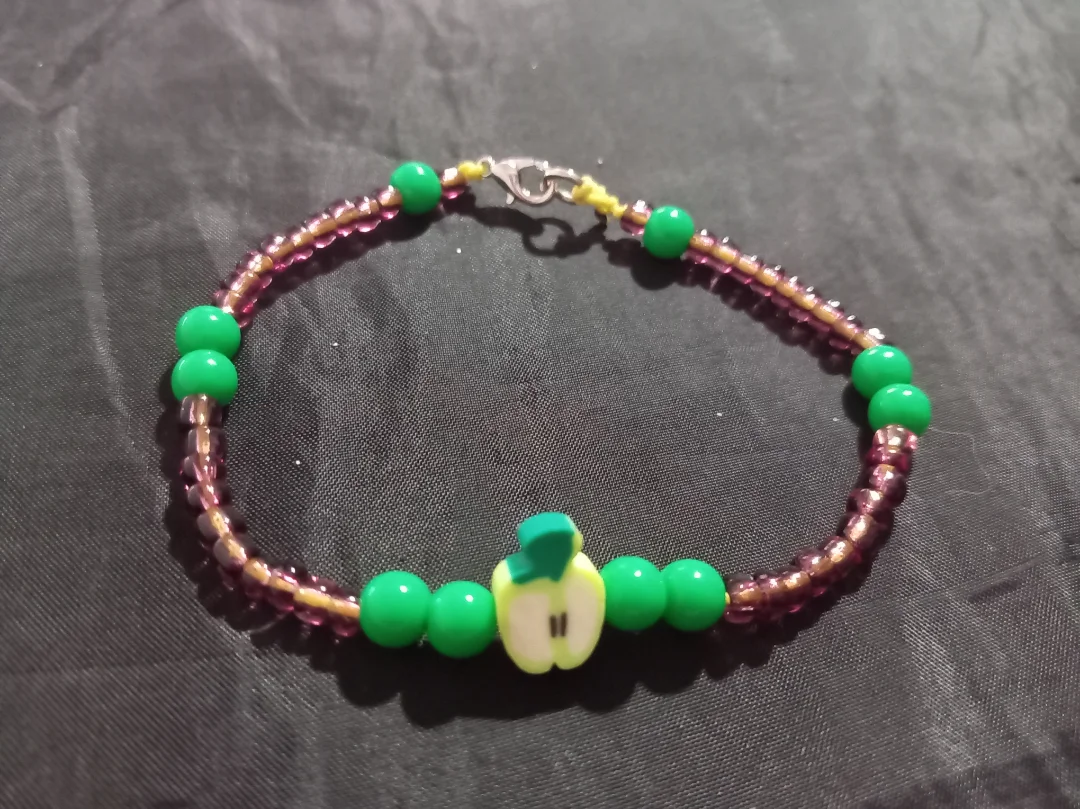 Pulsera de manzana — Maniamigos