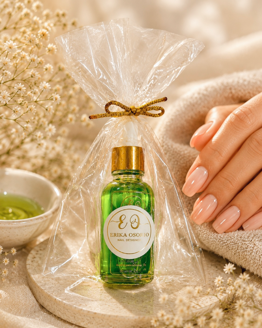 Aceite hidratante para cutícula y uñas — Spa de uñas Erika Osorio