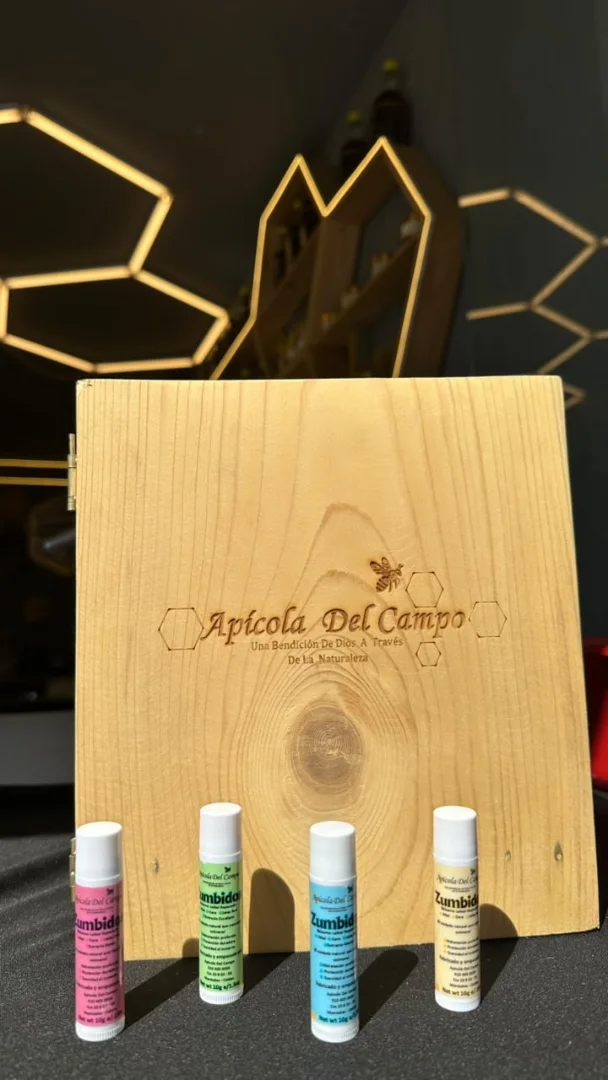 Bàlsamo Labial reparador natural  a miel — Apiola del Campo