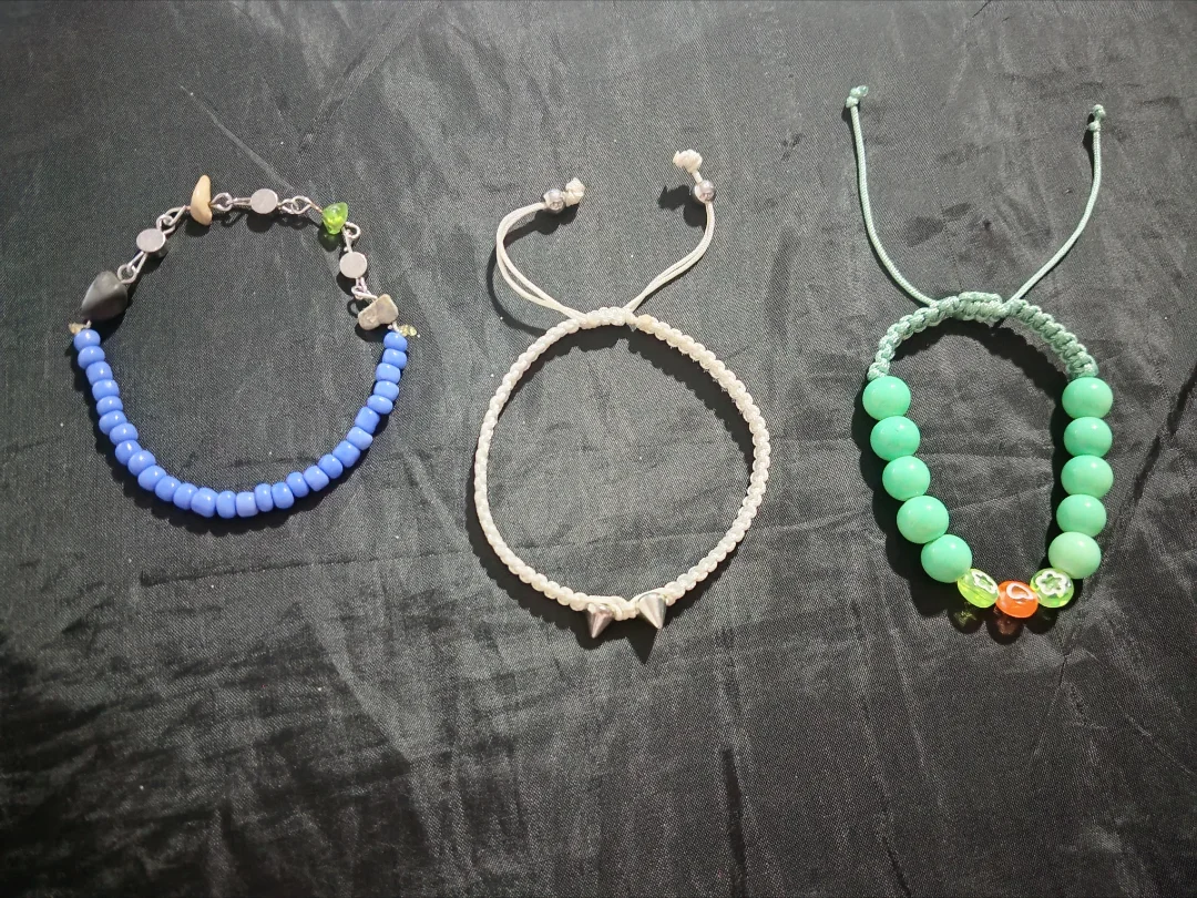 Pulseras tejidas — Maniamigos