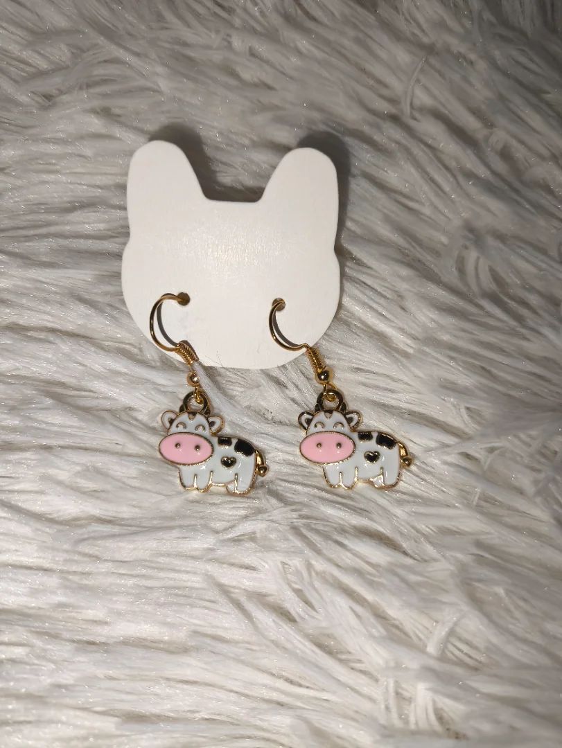 Aretes con Diseño de Vaca 🐄 y gato 🐱 ✨ — KIREYA HAND MADE