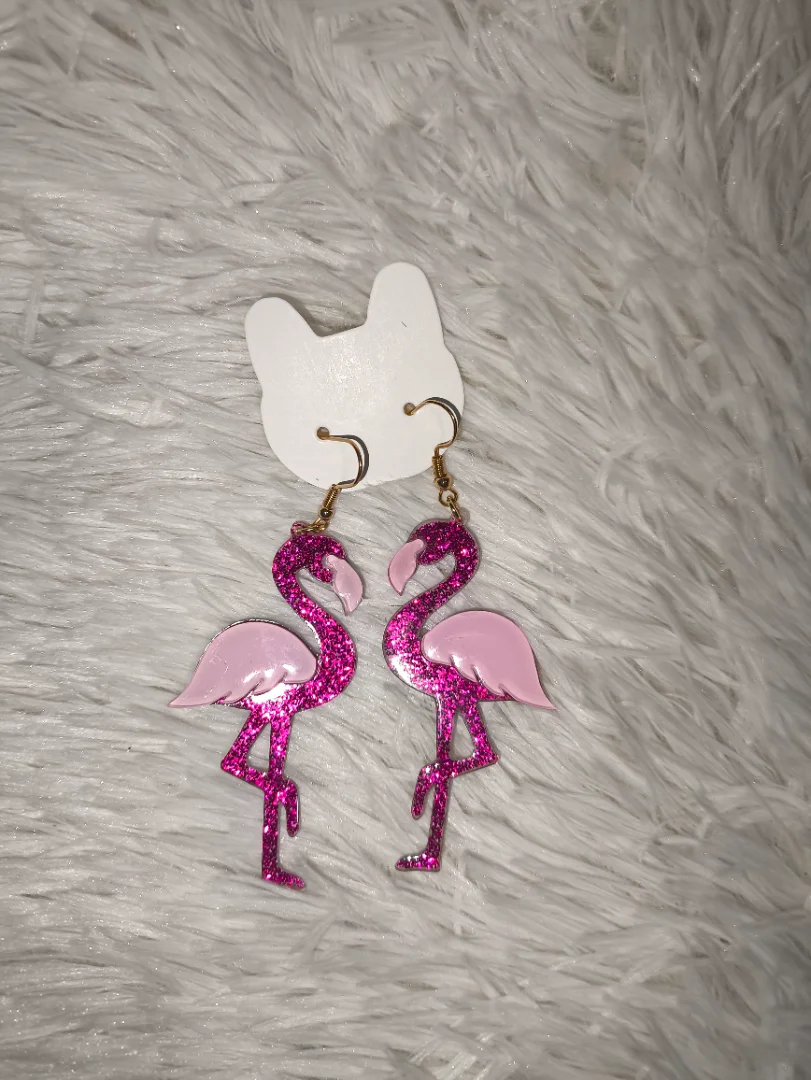 Aretes de Garza en Acrílico 🦩✨ — KIREYA HAND MADE